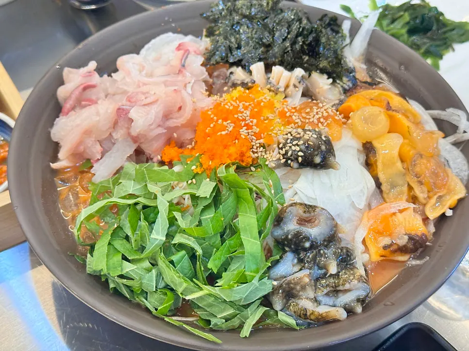 Broth and noodles of the seafood ramyeon