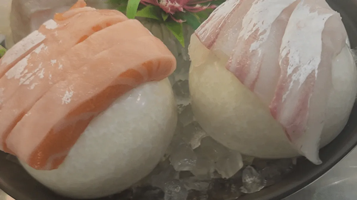 A plate of Eochongye 1beonji's mini seasonal sashimi platter