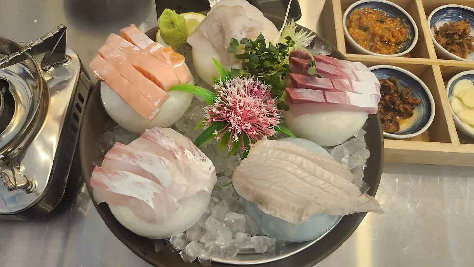 Seasonal sashimi platter with flounder, mullet and salmon