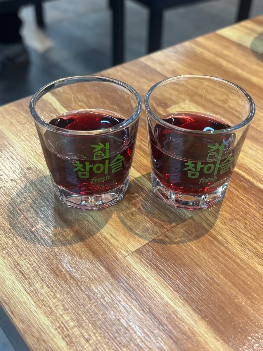 무한리필 주문 시 서비스로 나온 복분자주