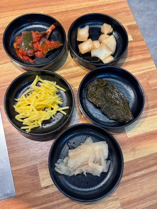 셀프바 소스와 양념 코너