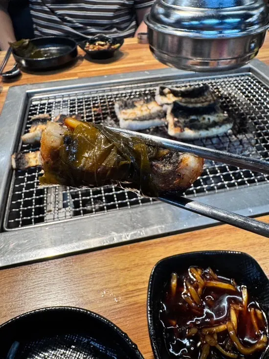 새 판으로 교체해 다시 굽는 장어