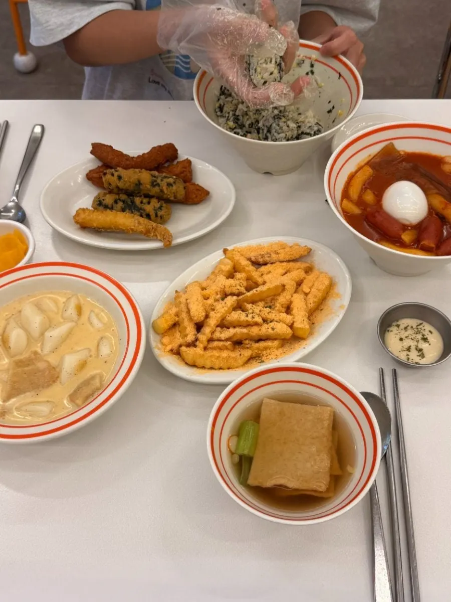 직접 비벼 만드는 셀프참치주먹밥