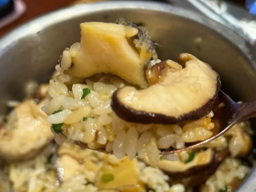 Wando abalone pot rice with abalone and shiitake mushrooms