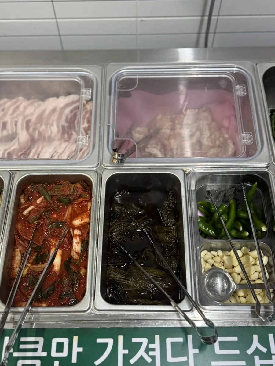 Salt and seasonings at the self-serve bar