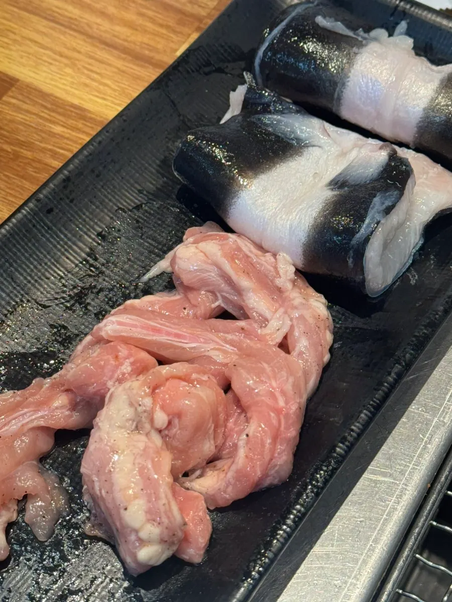 Refilled and freshly grilled eel and chicken neck