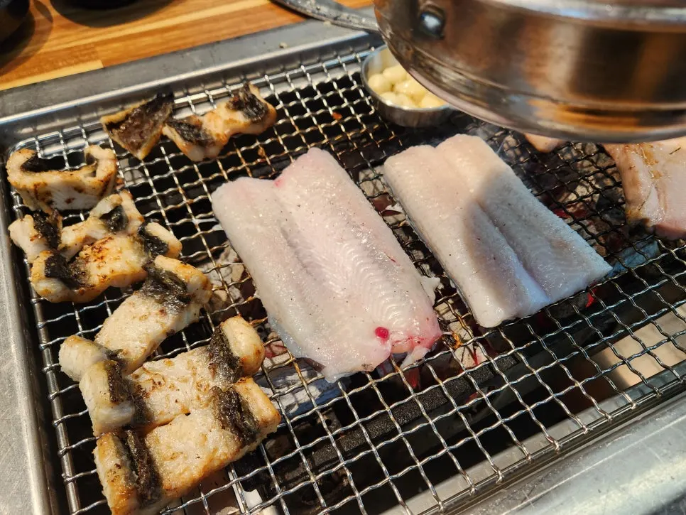 Grill loaded with refill eel