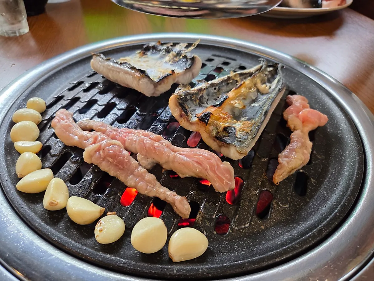 Eel paired with bokbunja wine