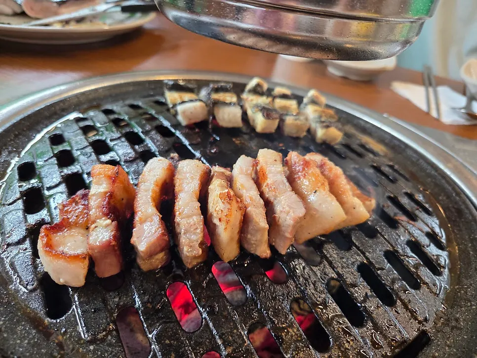 Unlimited eel refill price information