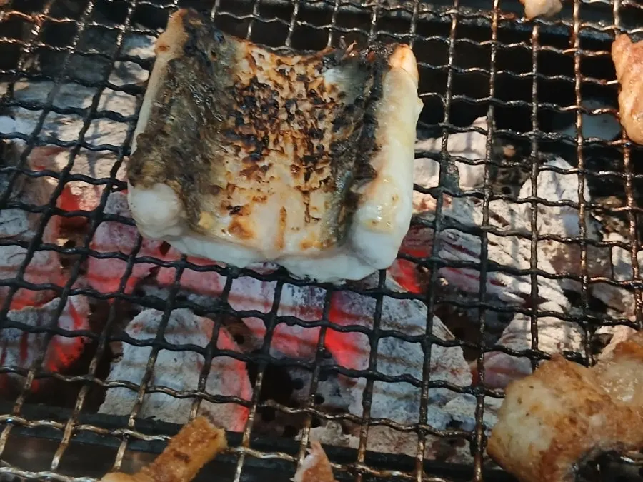 쫄깃한 식감의 닭목살 구이