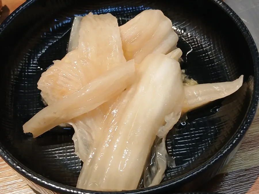 장어 무한리필 식사 중인 테이블