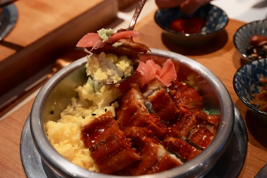 Tender eel pot-rice set