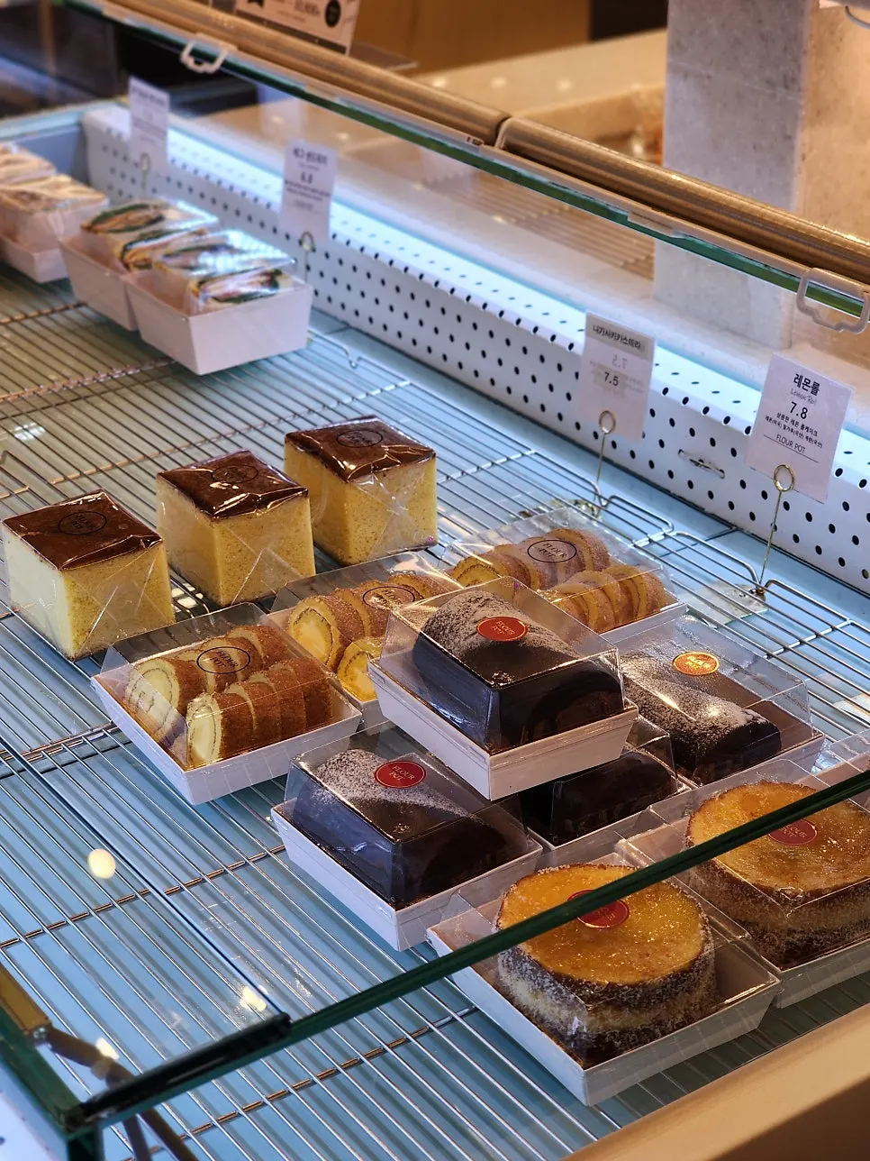 Inside Flowerpot Cafe, filled with the smell of bread