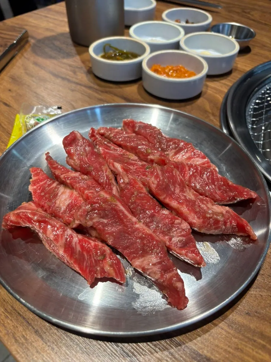 점심특선 양념 갈비살 냉면 정식 한 상