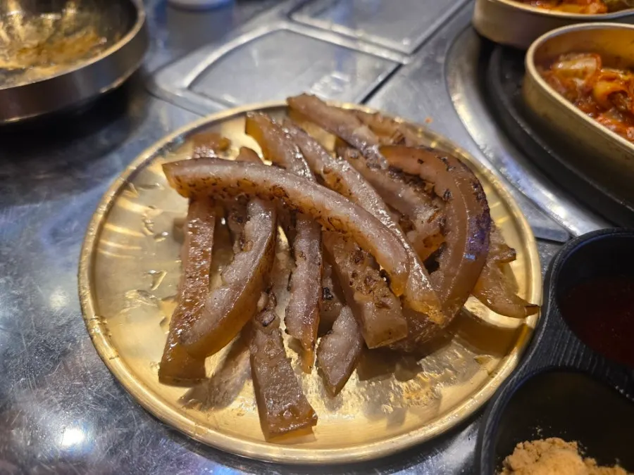 Pre-seared grilled pork skin