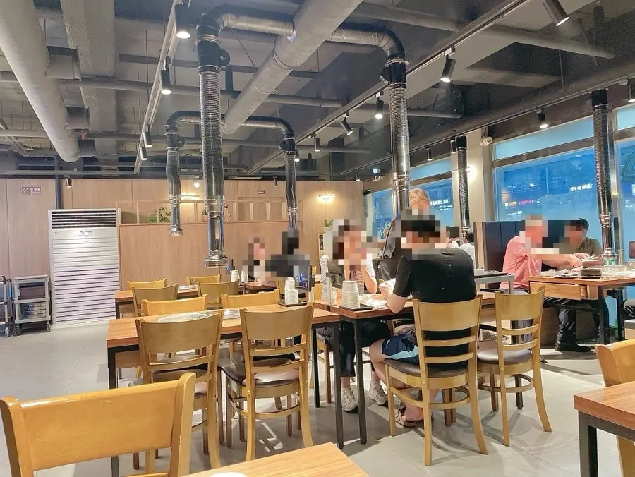 양심소 안산고잔점 넓은 내부 사진