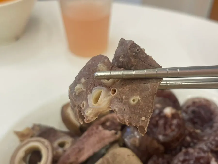 Glutinous rice sundae dipped in salt