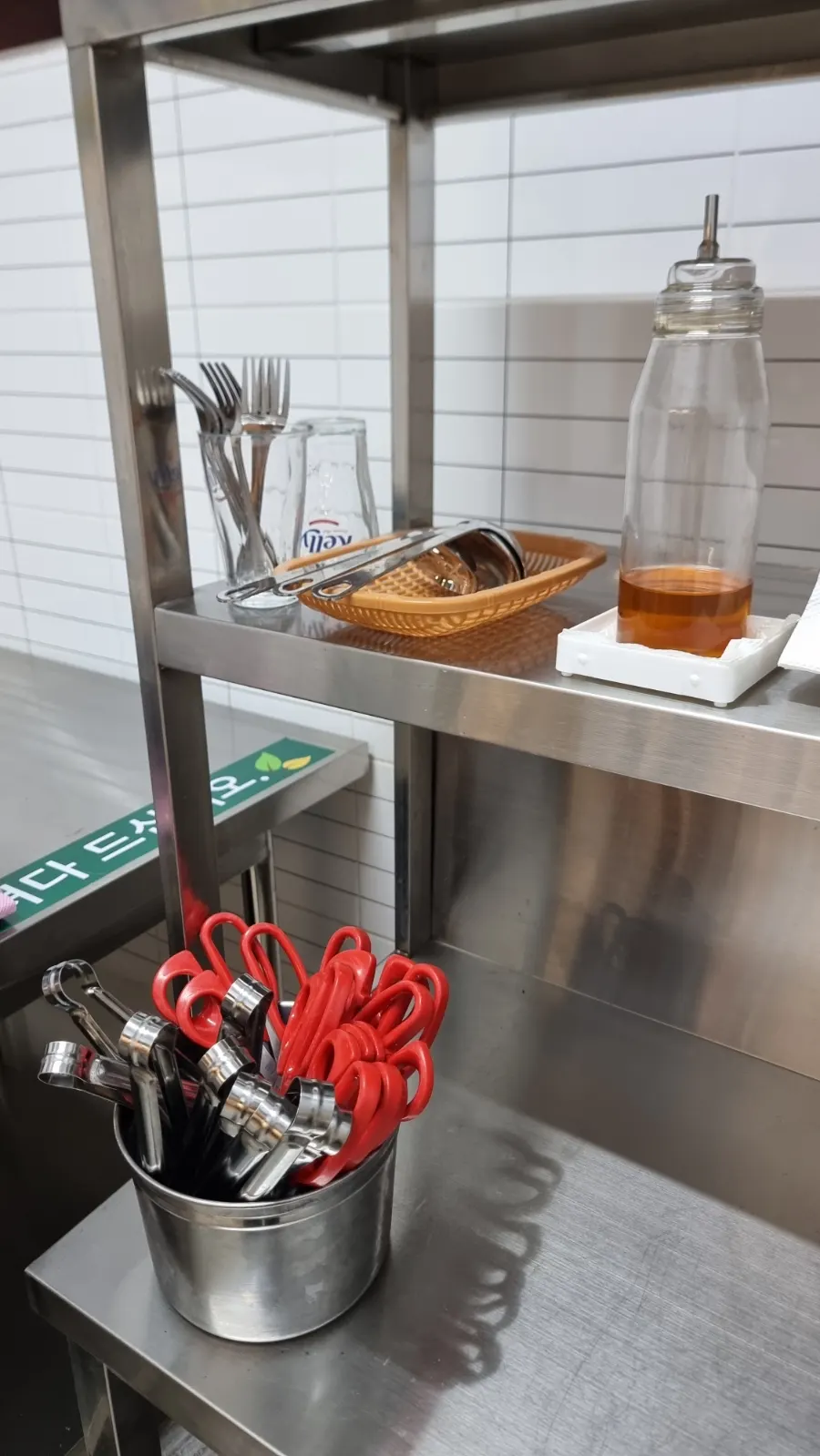 Neatly organized all-you-can-eat self-service bar