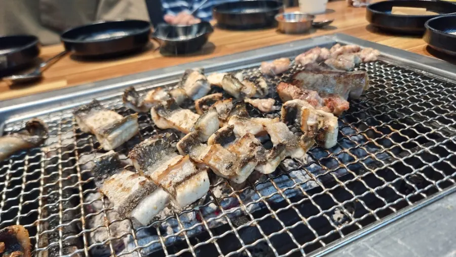 Eel and bokbunja ju pairing