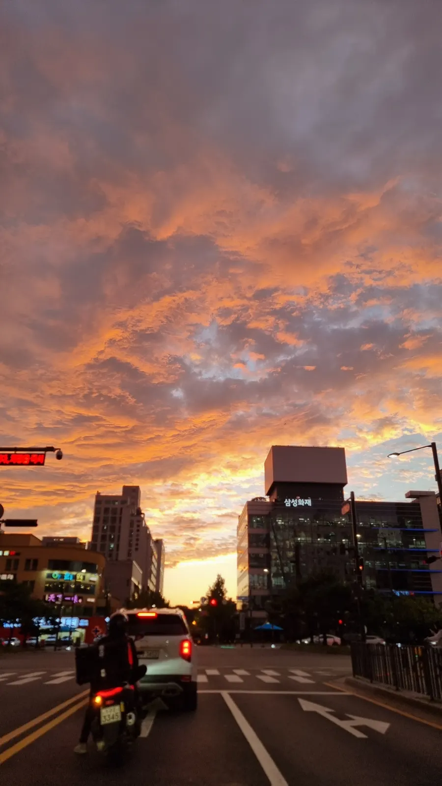 Evening sky on the way home after the meal