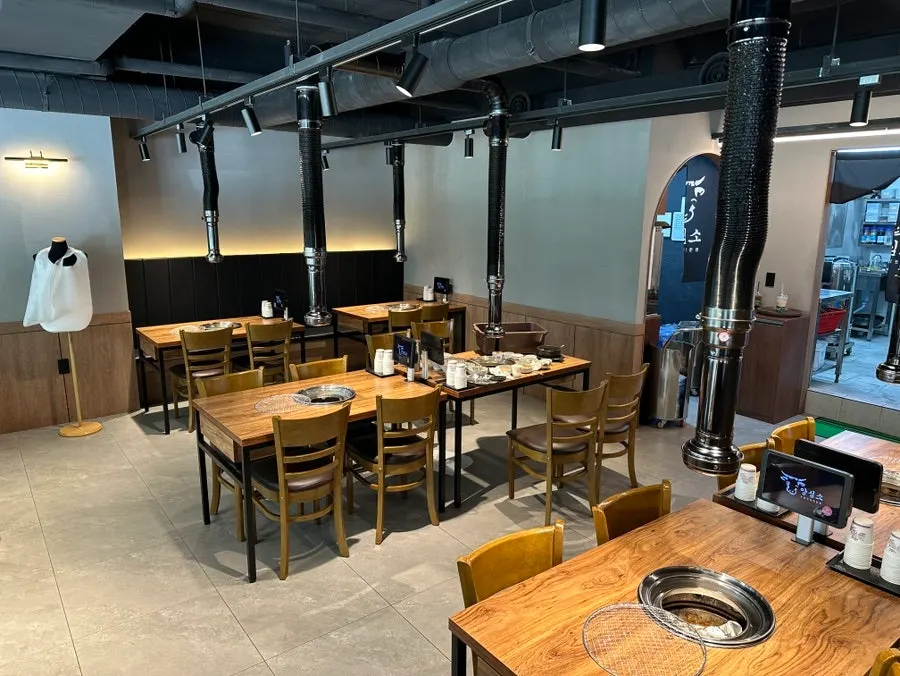 Indoor seating at Yangsimso Ansan Gojan Branch