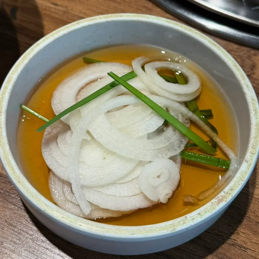 Side dishes served with the meat