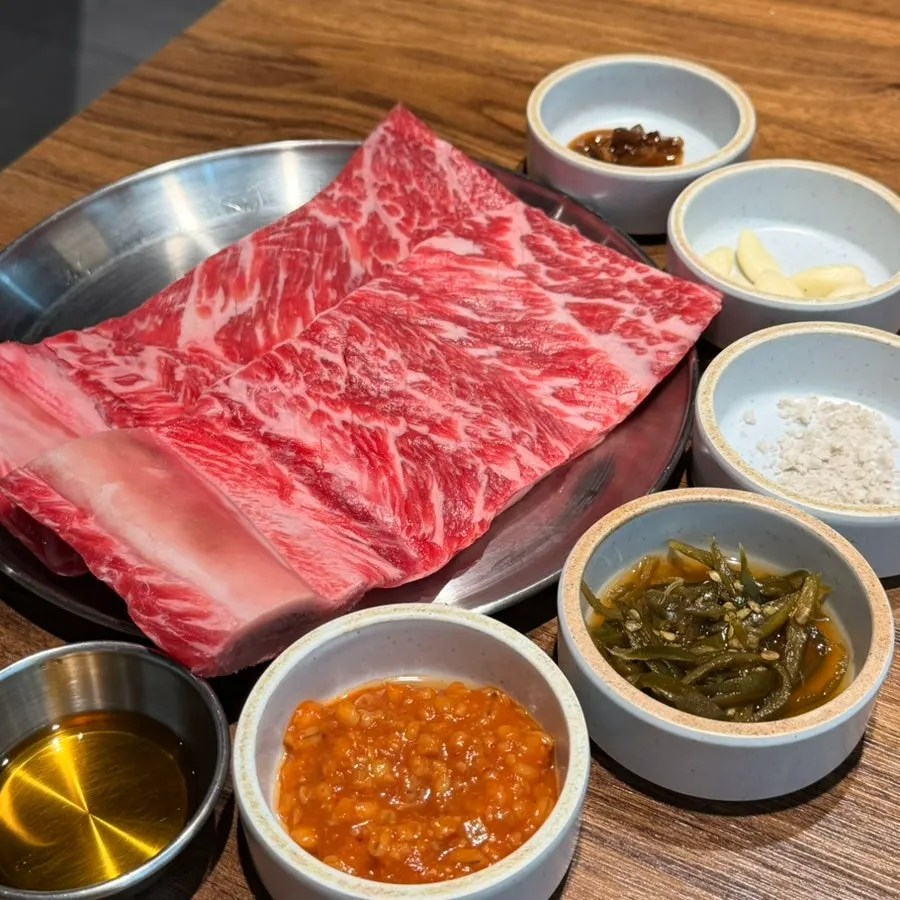 Table setting for two Flower Rib Naengmyeon Sets