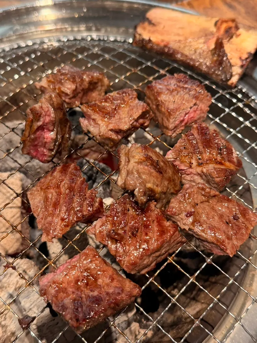 Flower ribs cut into bite-sized pieces