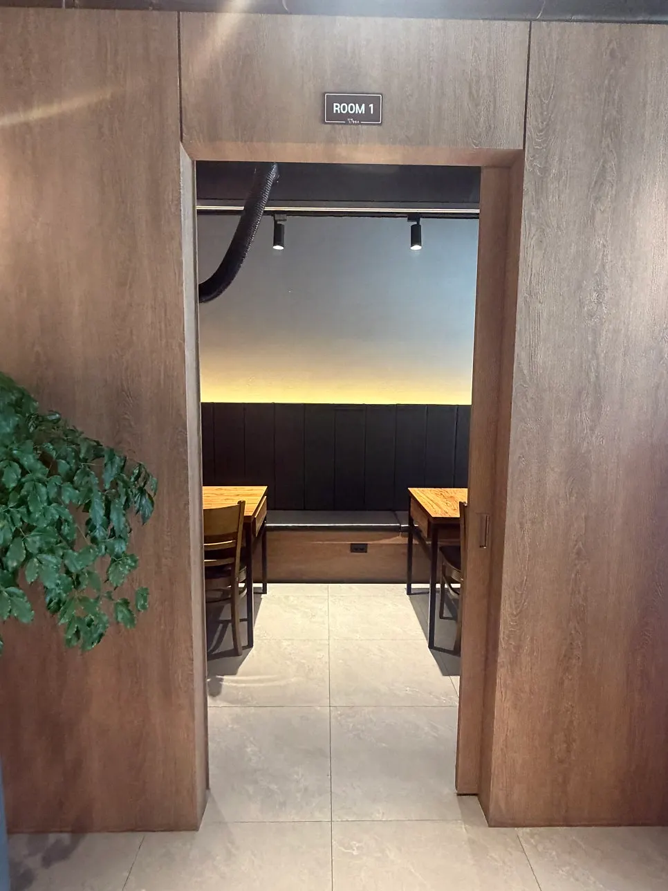 Group seating at Yangsimso Ansan Gojan Branch