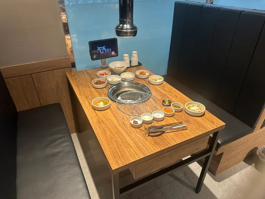 단체 모임용 분리된 룸 좌석