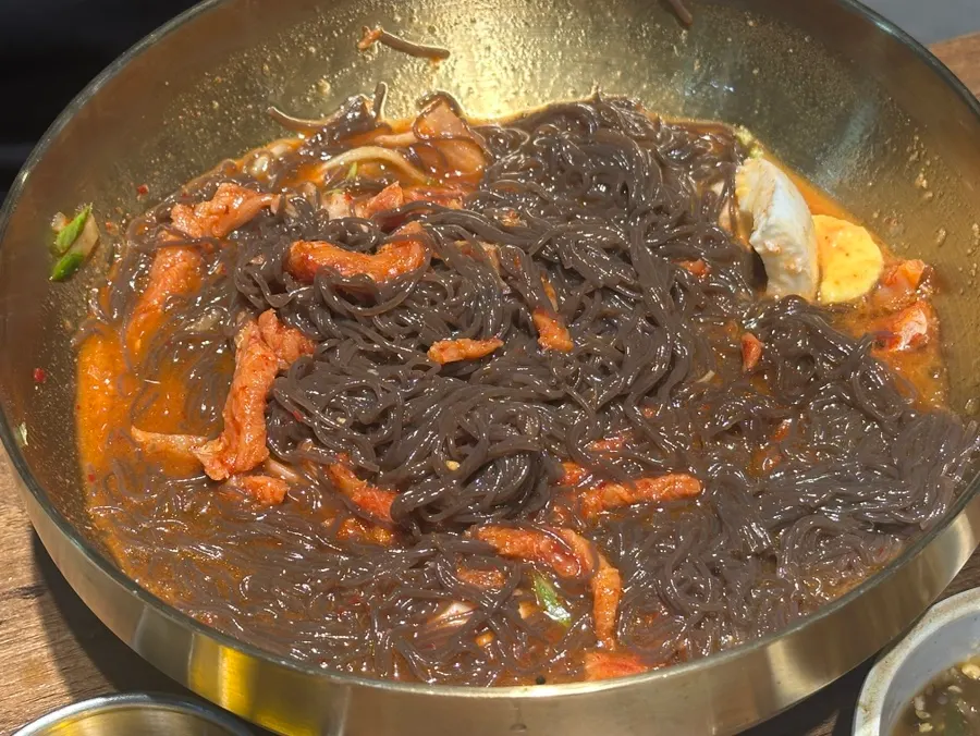 후식으로 주문한 코다리냉면