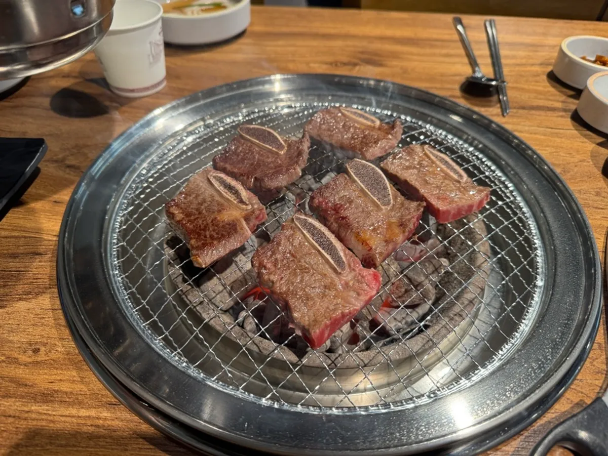 Table setting after ordering the half-and-half LA galbi set