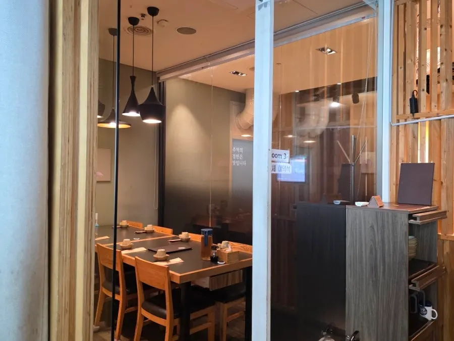 Privately separated rooms for Korean set meals