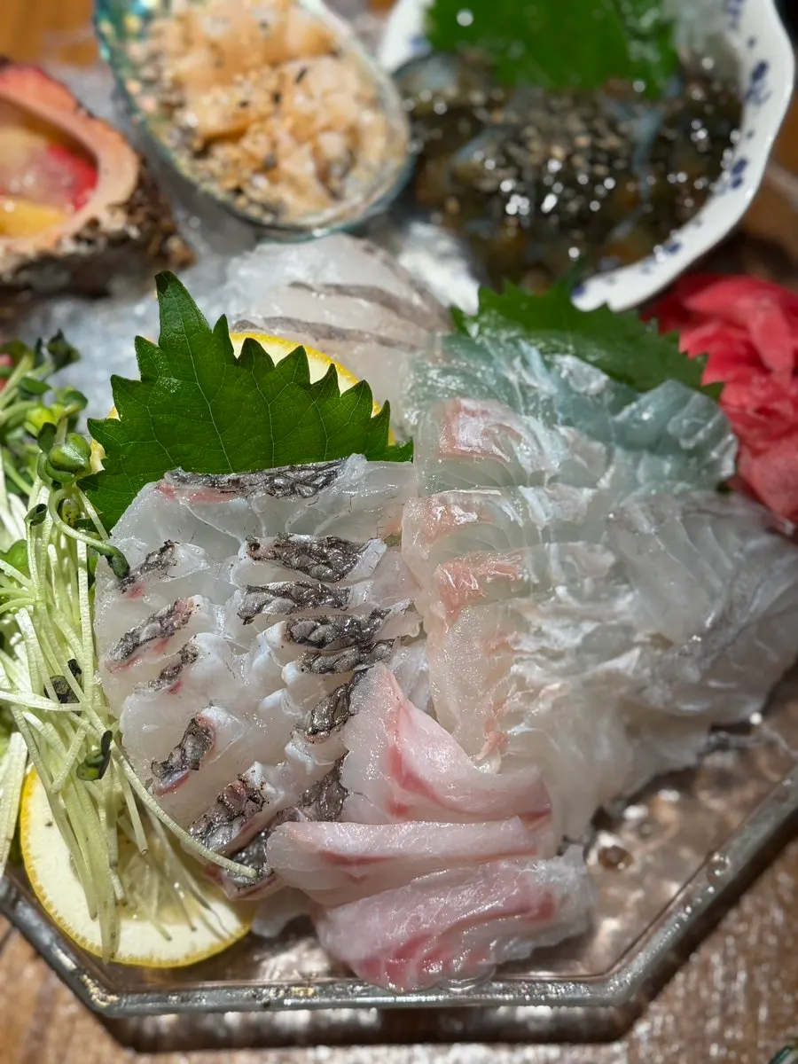 Sea cucumber and abalone seafood platter