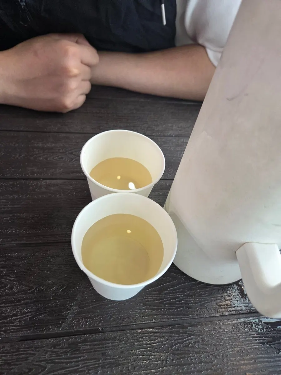 선선한 날씨의 반월가 야장 자리