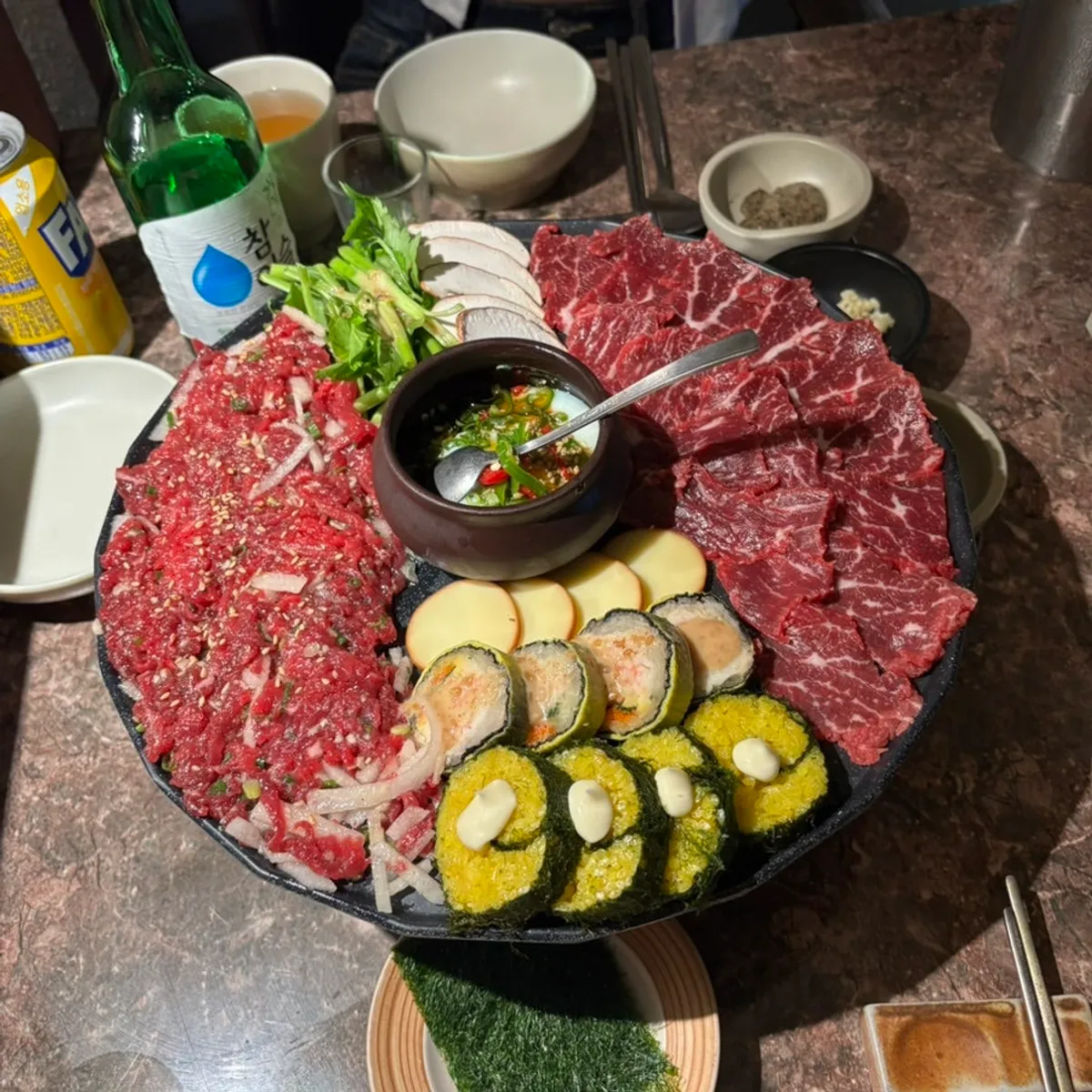 The mungbanhansang set at Yuksul, a bar in Gojan-dong, Ansan