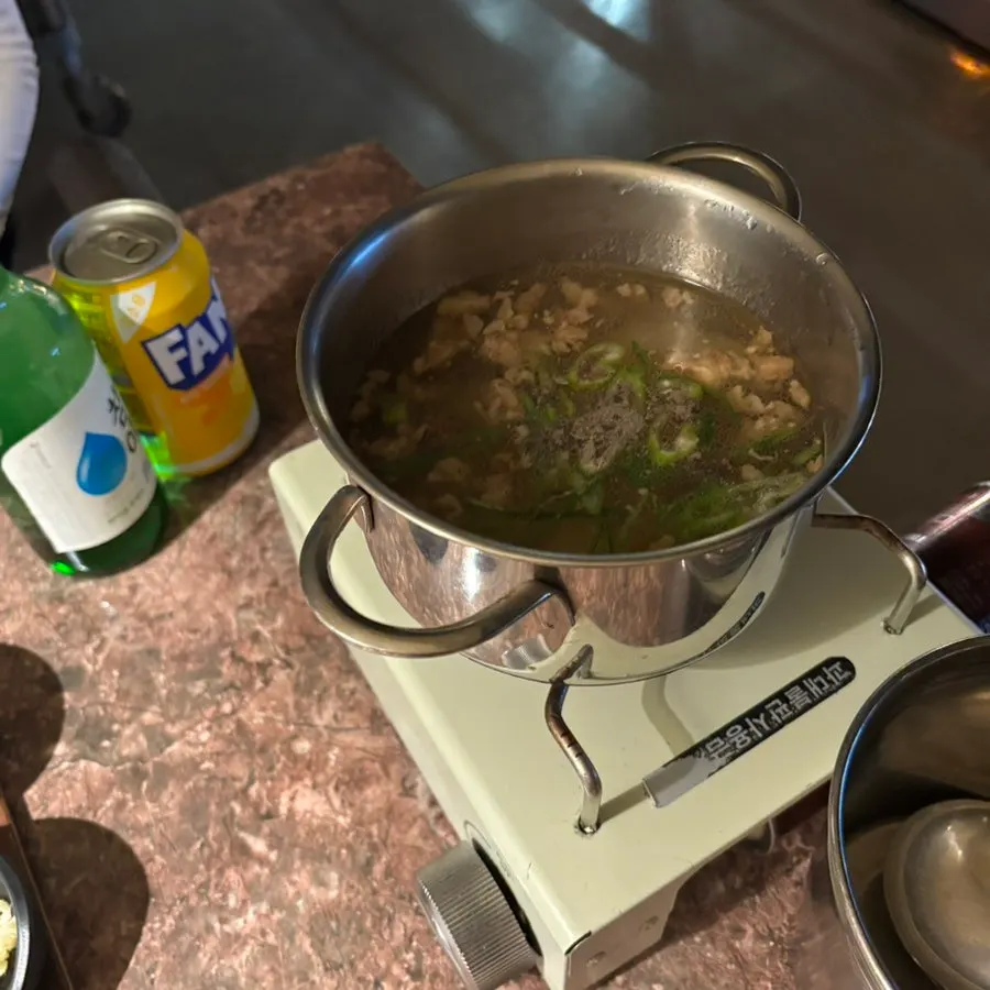 Meat wrapped in gamtae as a pairing