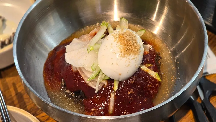 비빔냉면 메뉴 이미지
