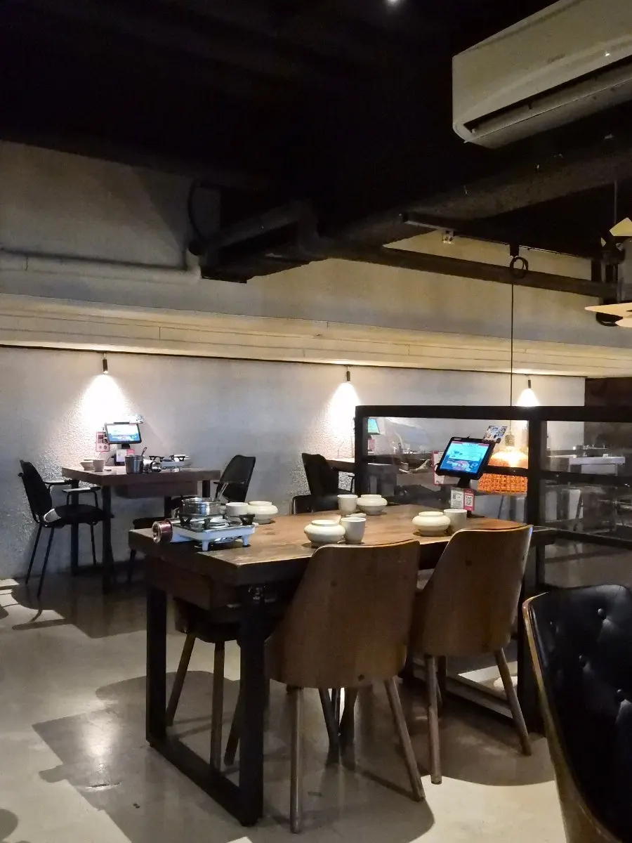 친구 모임을 위한 육술 분위기
