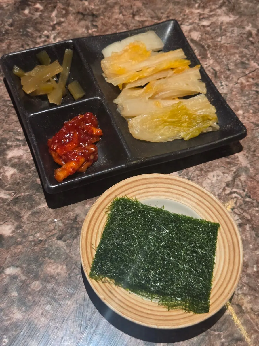 여럿이 나눠 먹는 육술한상