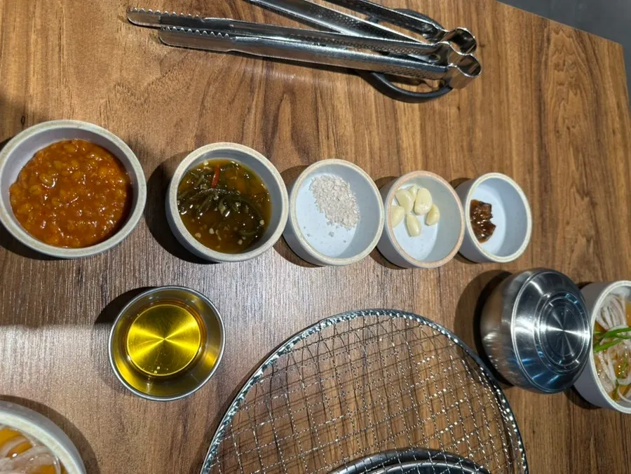 LA갈비 한 판과 포함 메뉴 구성 사진