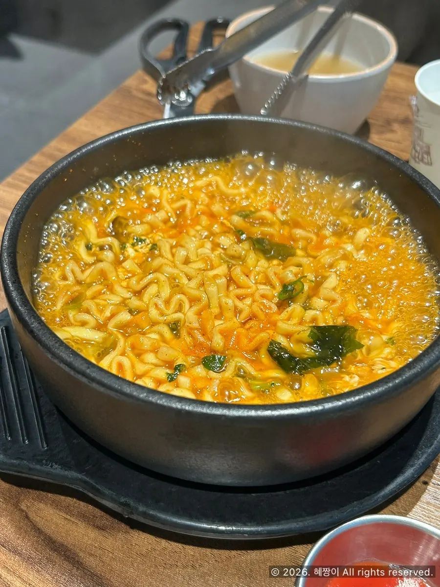 비빔냉면과 갈비살 조합