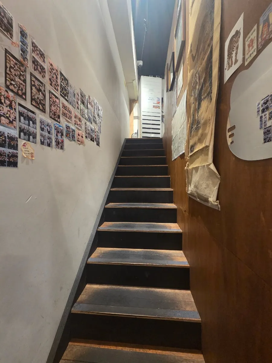Horangi Gul Gojan Branch space with soft lighting