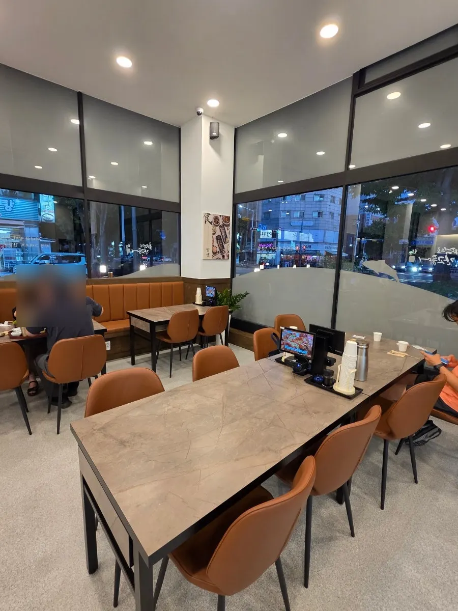 Large table seating ideal for a family meal