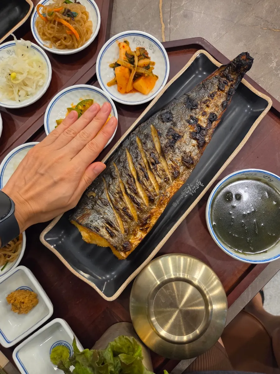 Crisp and moist grilled mackerel set meal