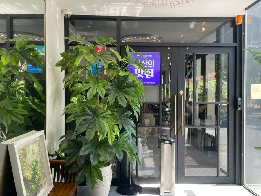 동원빌딩 6층 레스토랑 입구 방향
