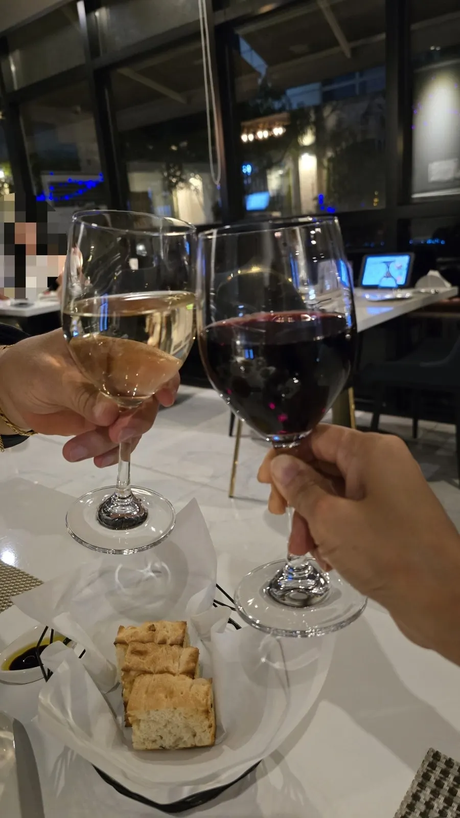 Red and white wine paired with the lamb chops and seafood dishes