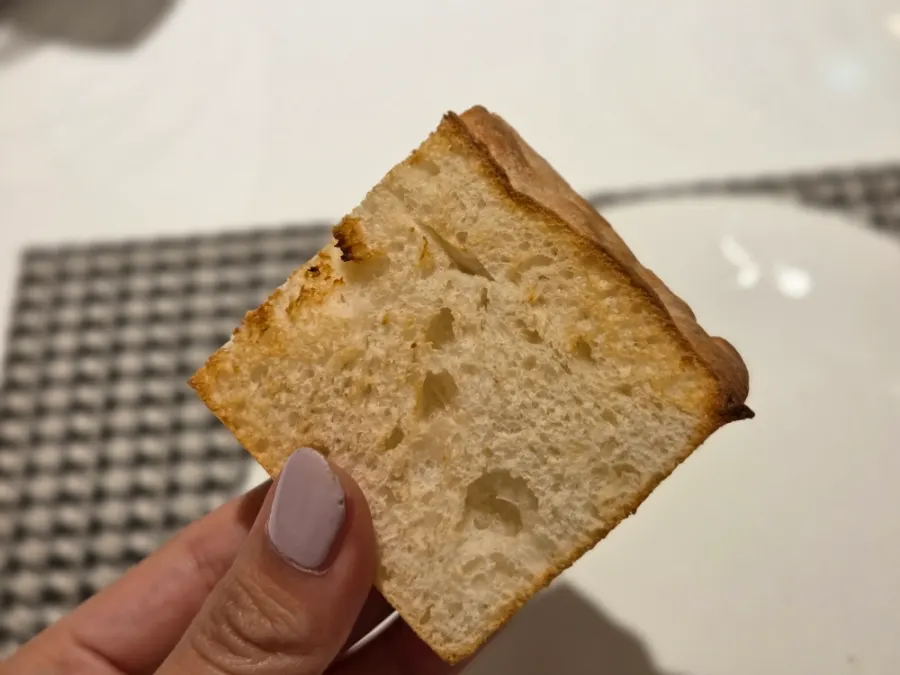 Bread served one per person before the meal