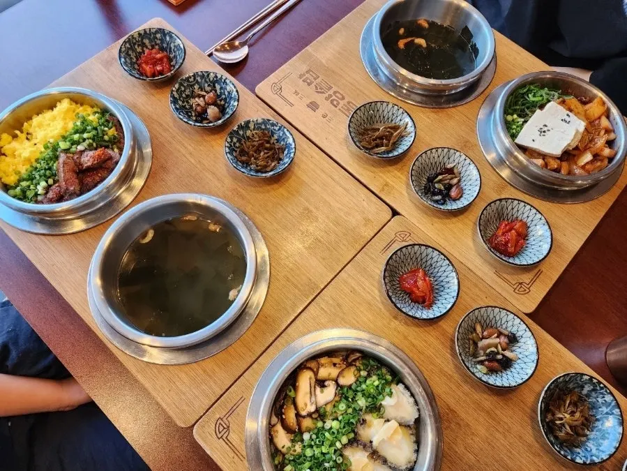 トンヤンソッパプ安山本店の釜飯セット