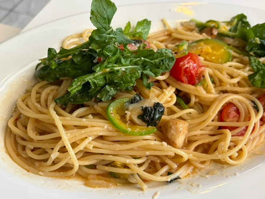 Anchovy oil spaghetti with scallops